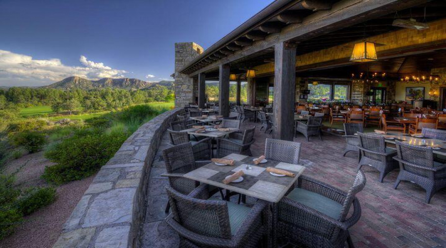 Patio dining from Clubhouse