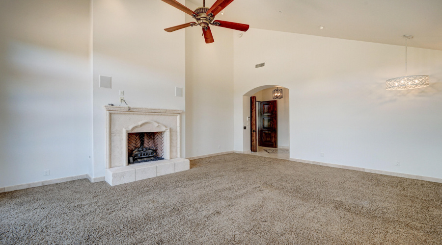 Gas fireplace & vaulted ceilings!