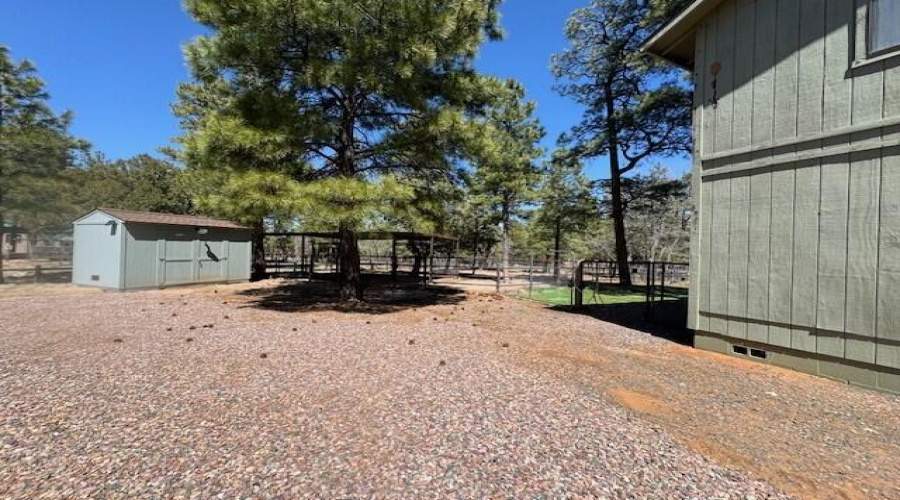 ext side tack shed and corrals