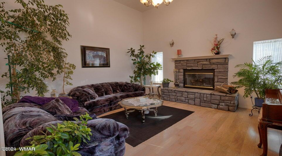 1526 Mainline Rd-Living Area-2