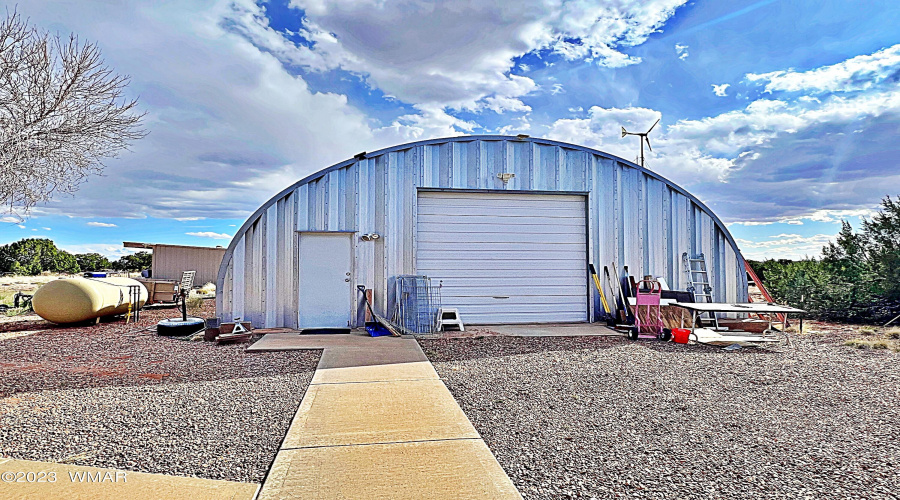 Garage/Quonset Hut