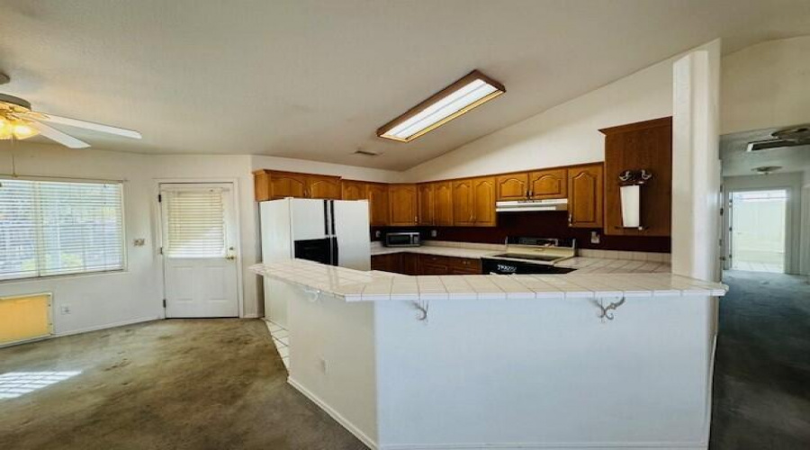 kitchen breakfast bar