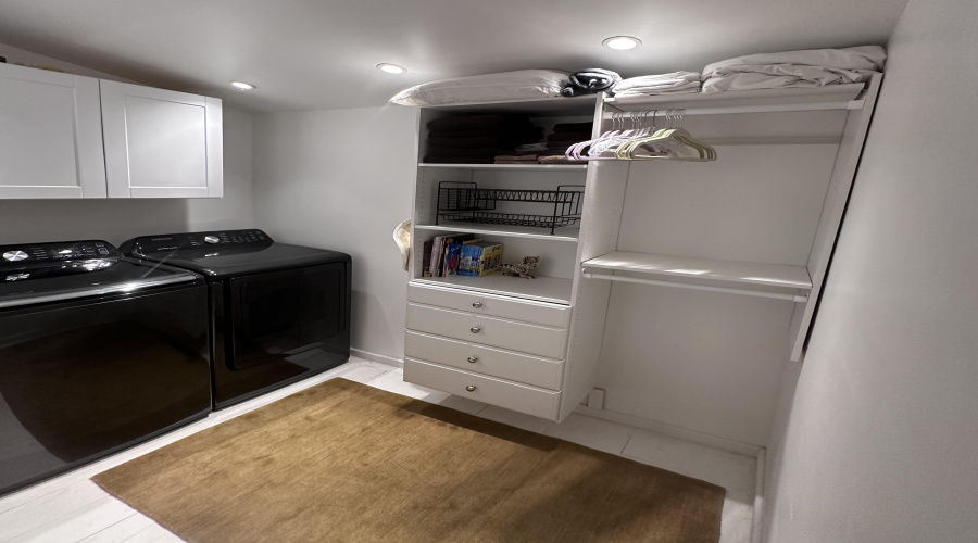 Closet with Laundry