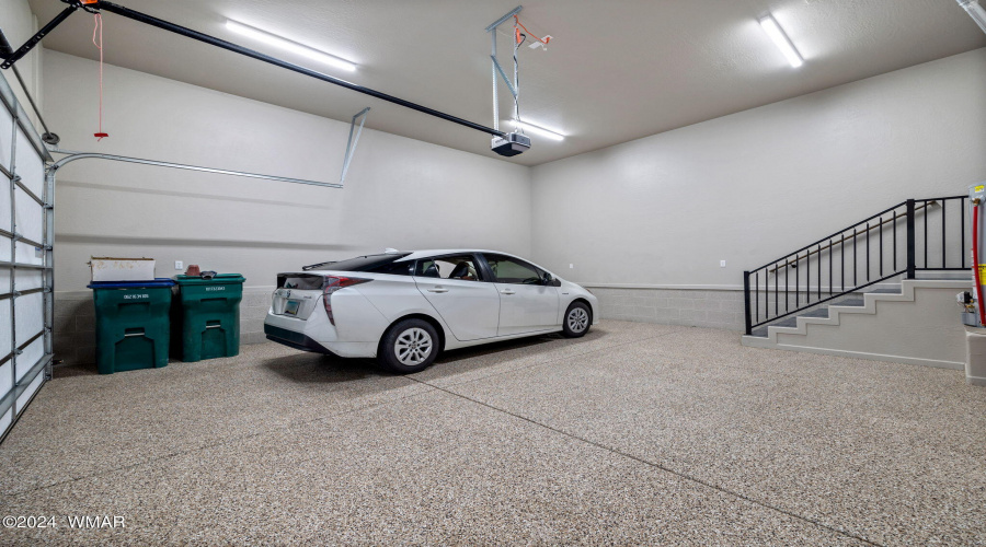 Epoxy floors in garage