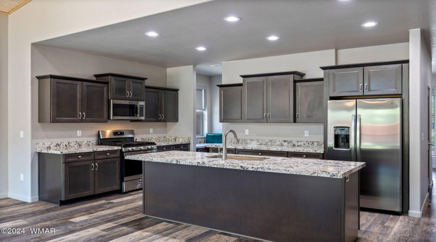 Kitchen with Breakfast Bar