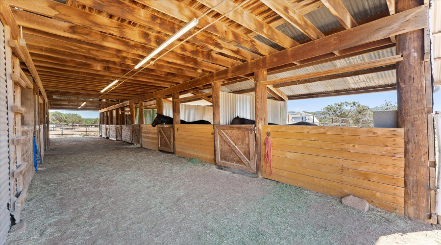 47-047-barn-interior