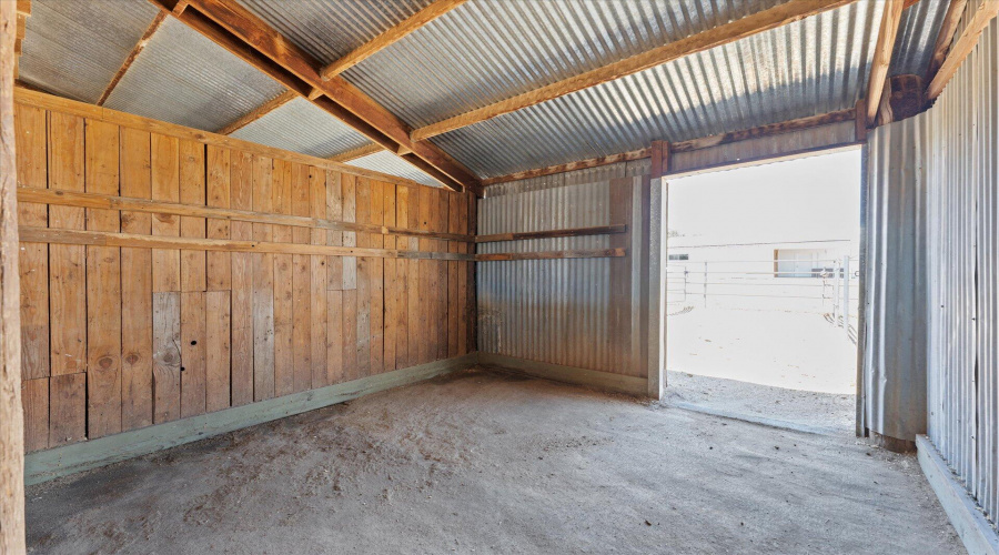 50-050-barn-stall