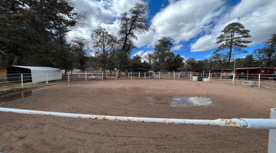 Round pen