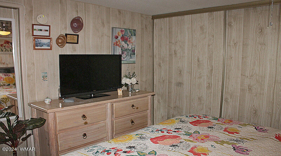 015_Bedroom