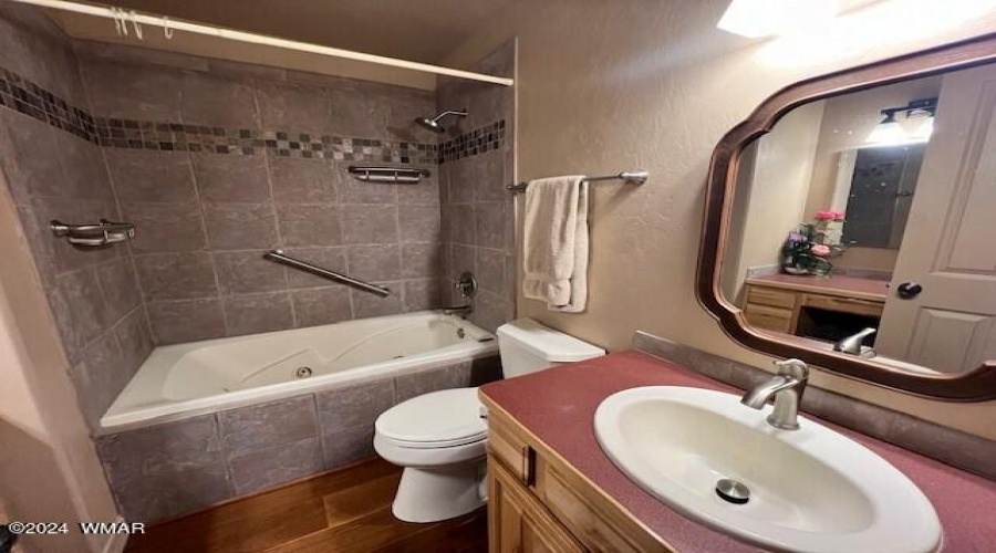 Guest Bath With Jacuzzi Steeping Tub