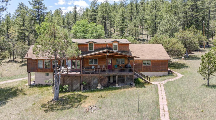 Beautiful log sidedcabin on 3.65Acres ba