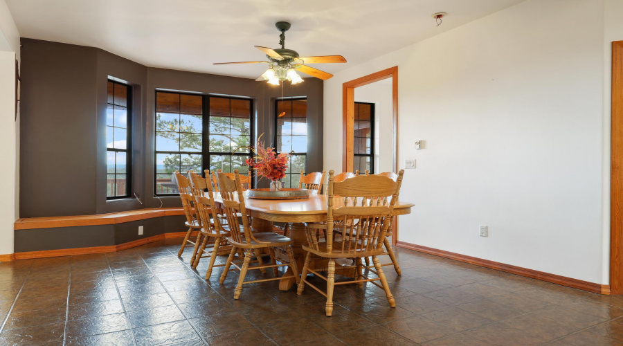 dining area bay windows