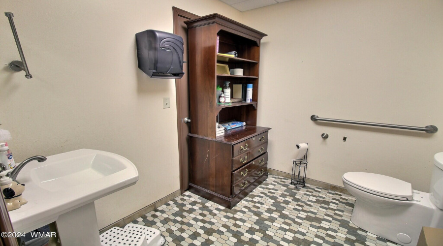 Offices' Bathroom