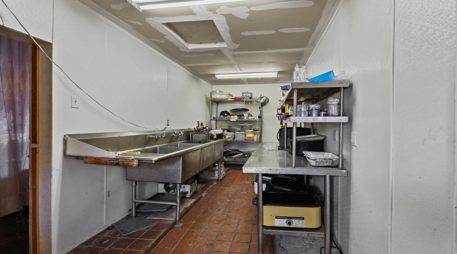 RESTAURANT DISH AREA