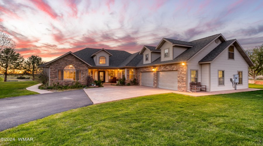 Stunning Centennial Country Acres Home