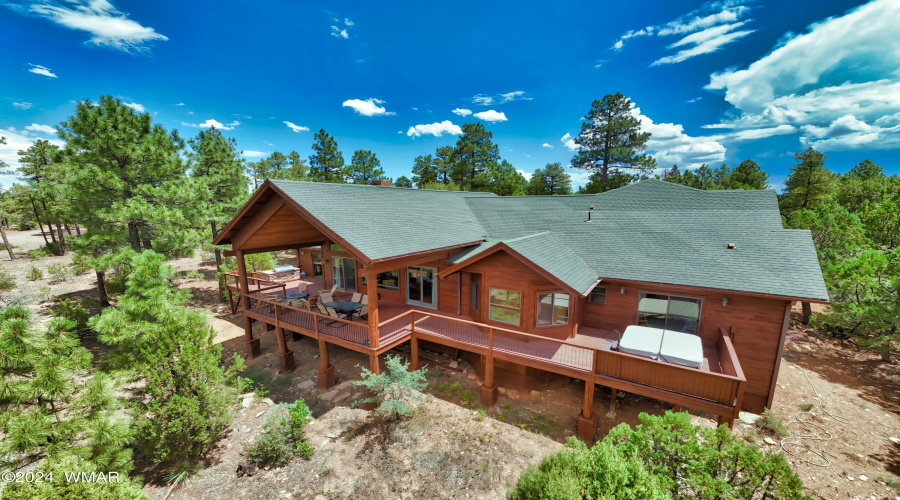 Back Deck/Hot Tub