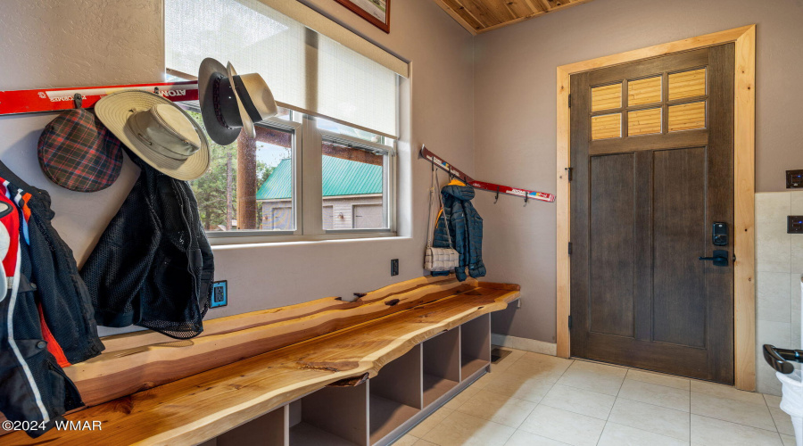 Mudroom/laundry