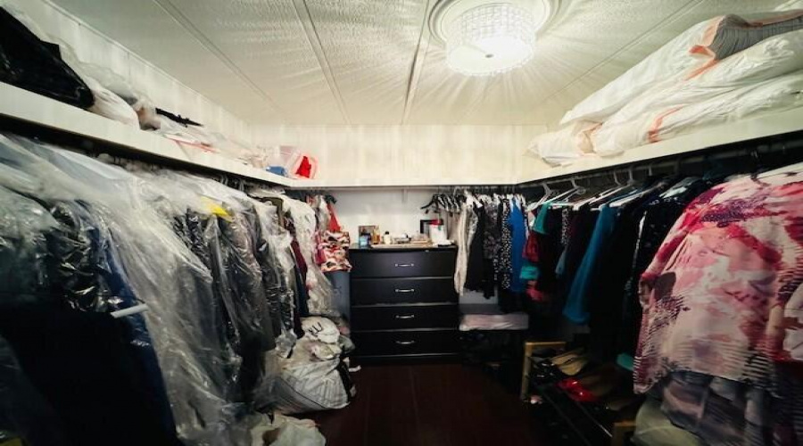 bdrm master closet