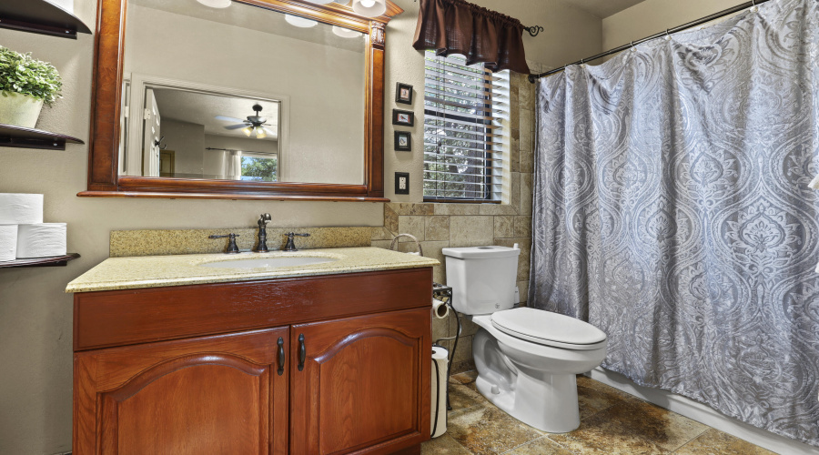 Guest House - Bathroom 1