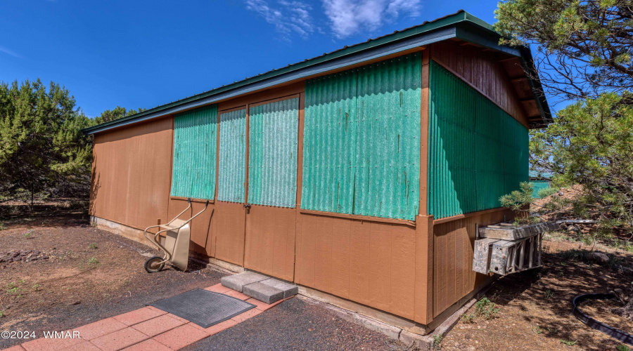 Shed with work room