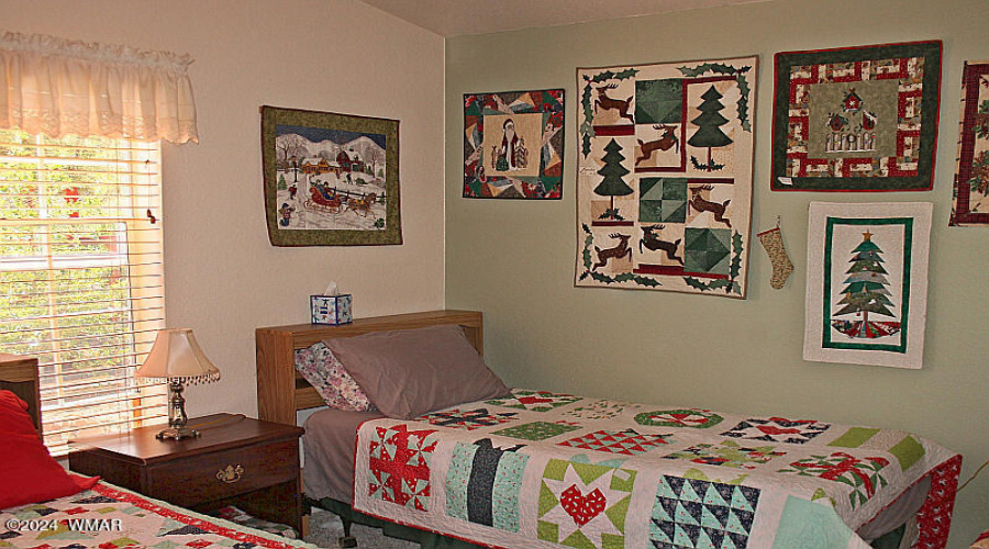 033_Christmas Room