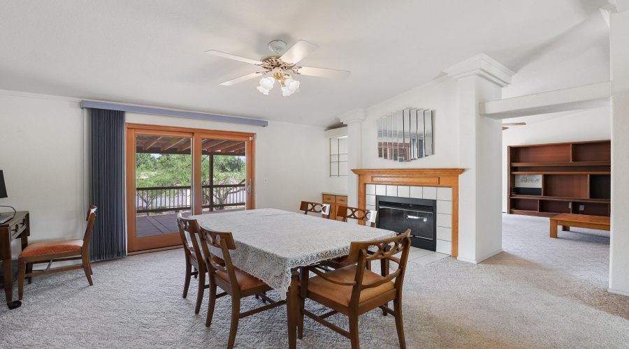 Dining Area (1)