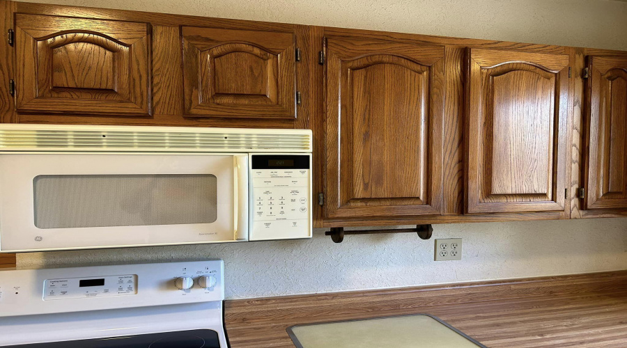 kitchen cabinets microwave