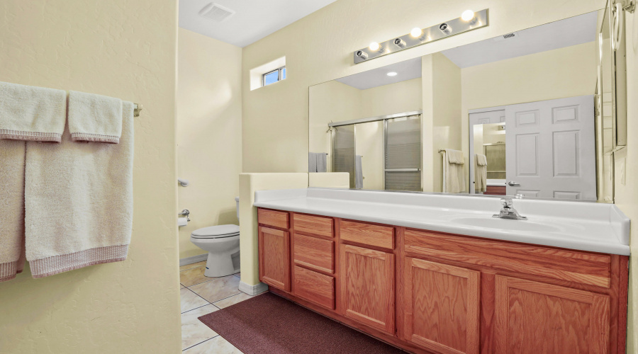 Master Bathroom (1)