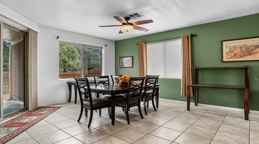 Dining Area (1)