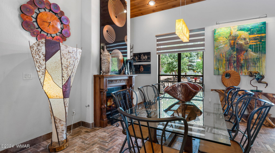 Dinning room  with fireplace