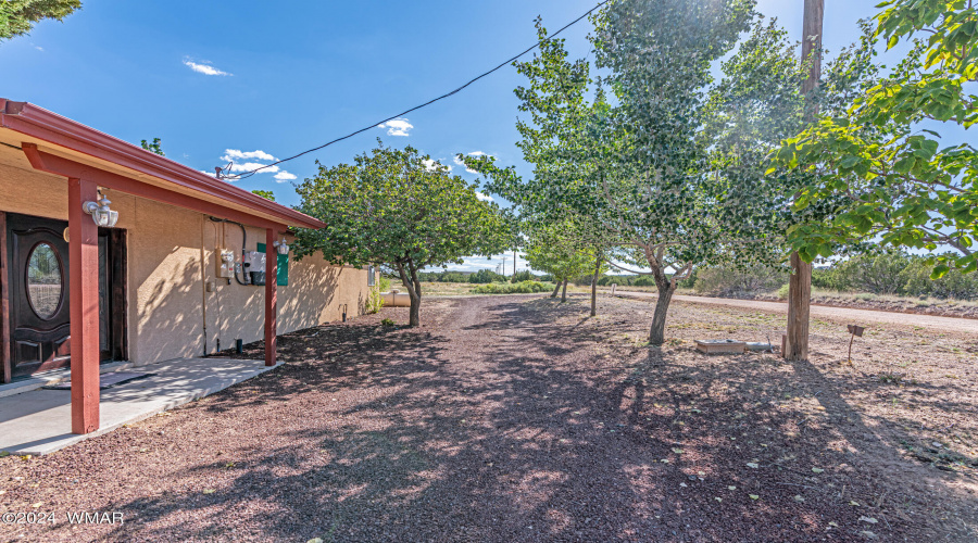 Round about driveway in front