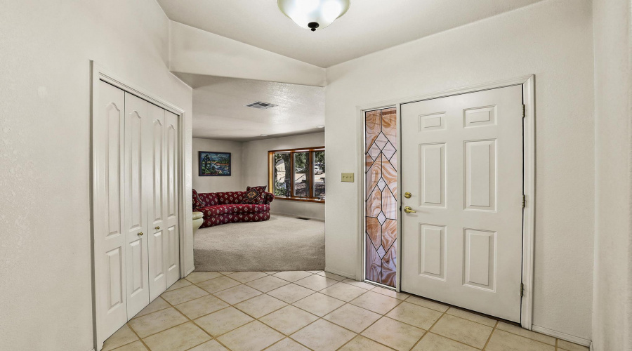 Foyer/Entry