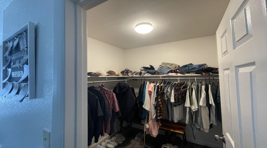 Walk-in  2 closets