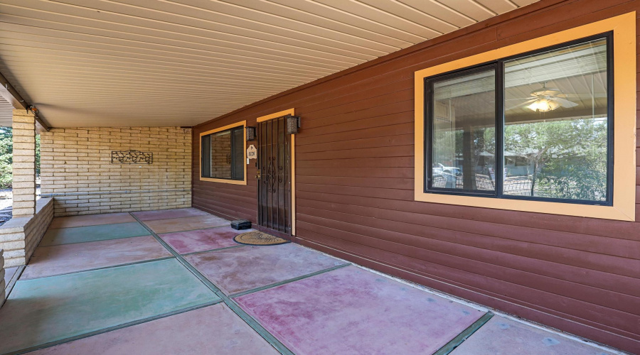 8120 W Gunsight Ridge Front Porch