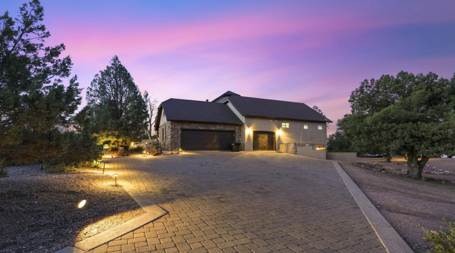 Driveway dusk 1E0A770s9