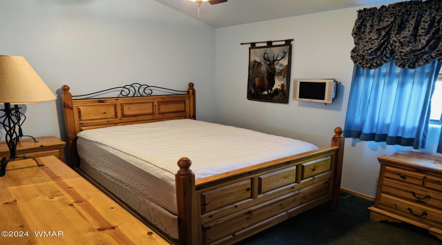 Guest Bedroom 2 Upstairs