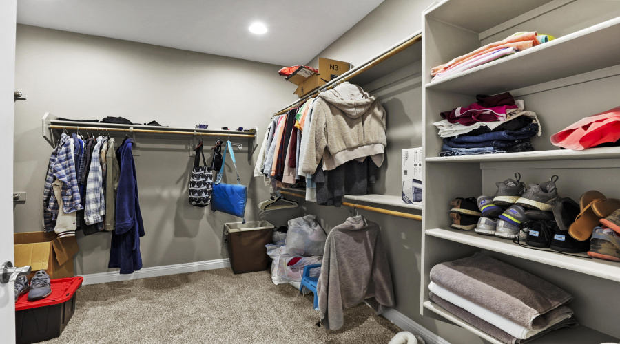 Walk-In Closet MB