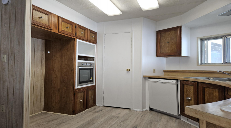 KITCHEN PANTRY, DISHWASHER & MICROWAVE