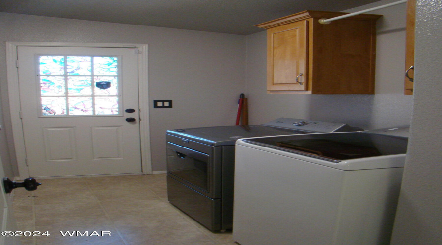 Laundry room entry