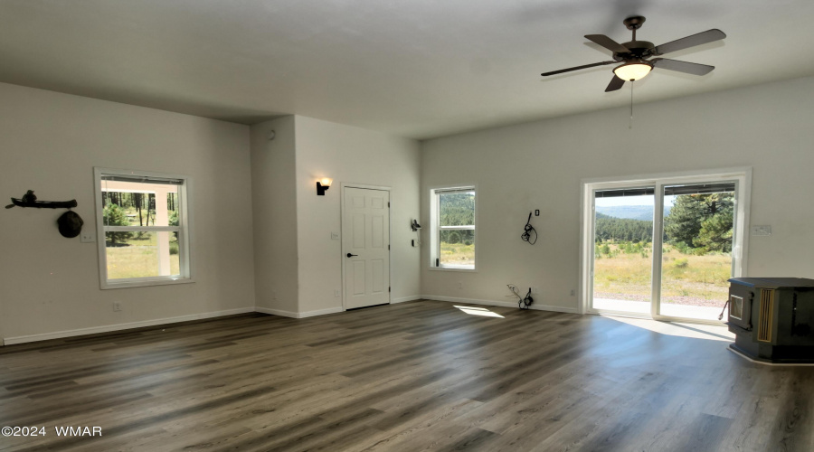 Great Room w Closet