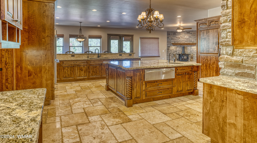 Kitchen with Warming Tray