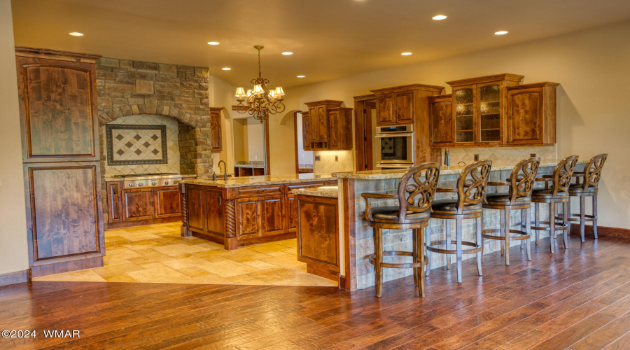 Kitchen with Breakfast Bar