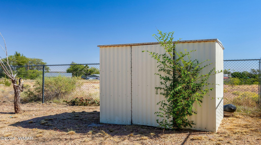 Small storage shed