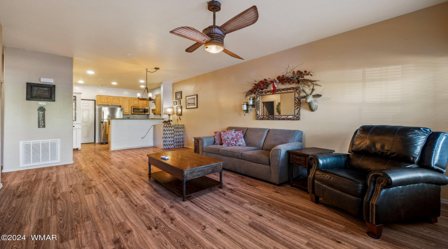 2351QuarterHorseTrl-Unit143-Overgaard-AZ