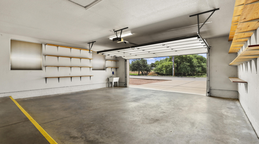 2-Car Garage (2)