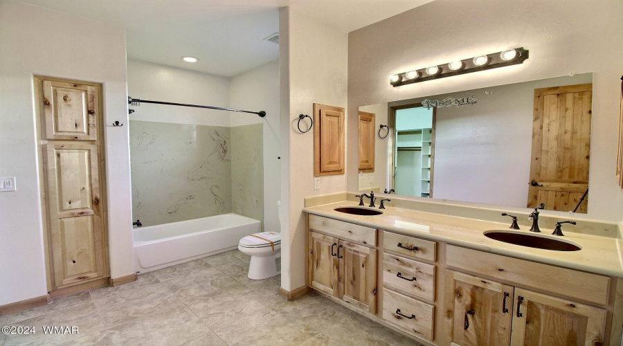 Western Bathroom Suite