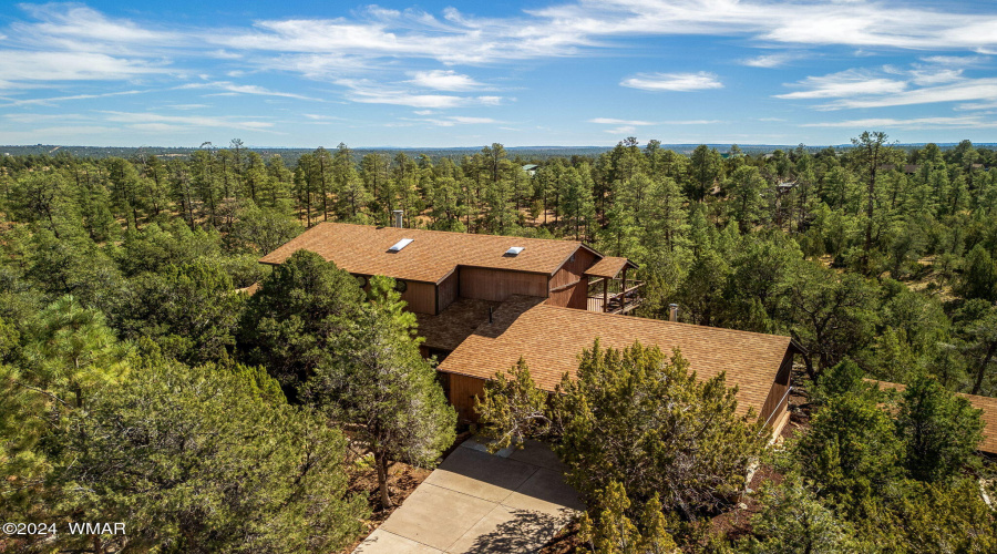 1586EchoCir-HeberOvergaard-AZ-1