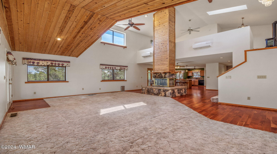 1586EchoCir-HeberOvergaard-AZ-9