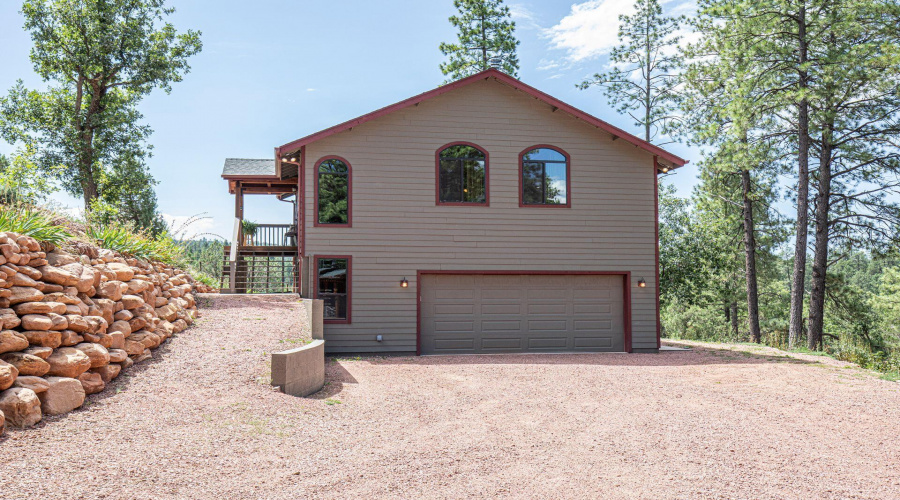 Garage / Guest house