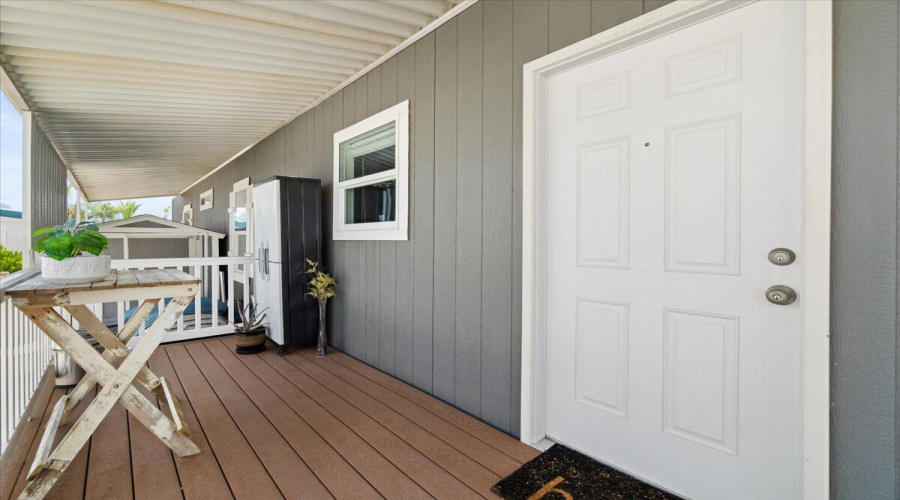 08-Front entry & porch